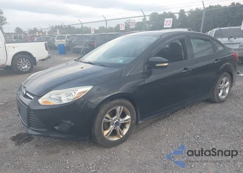 2014 Ford Focus Se z USA, uszkodzony, nr VIN 1FADP3F22EL141428